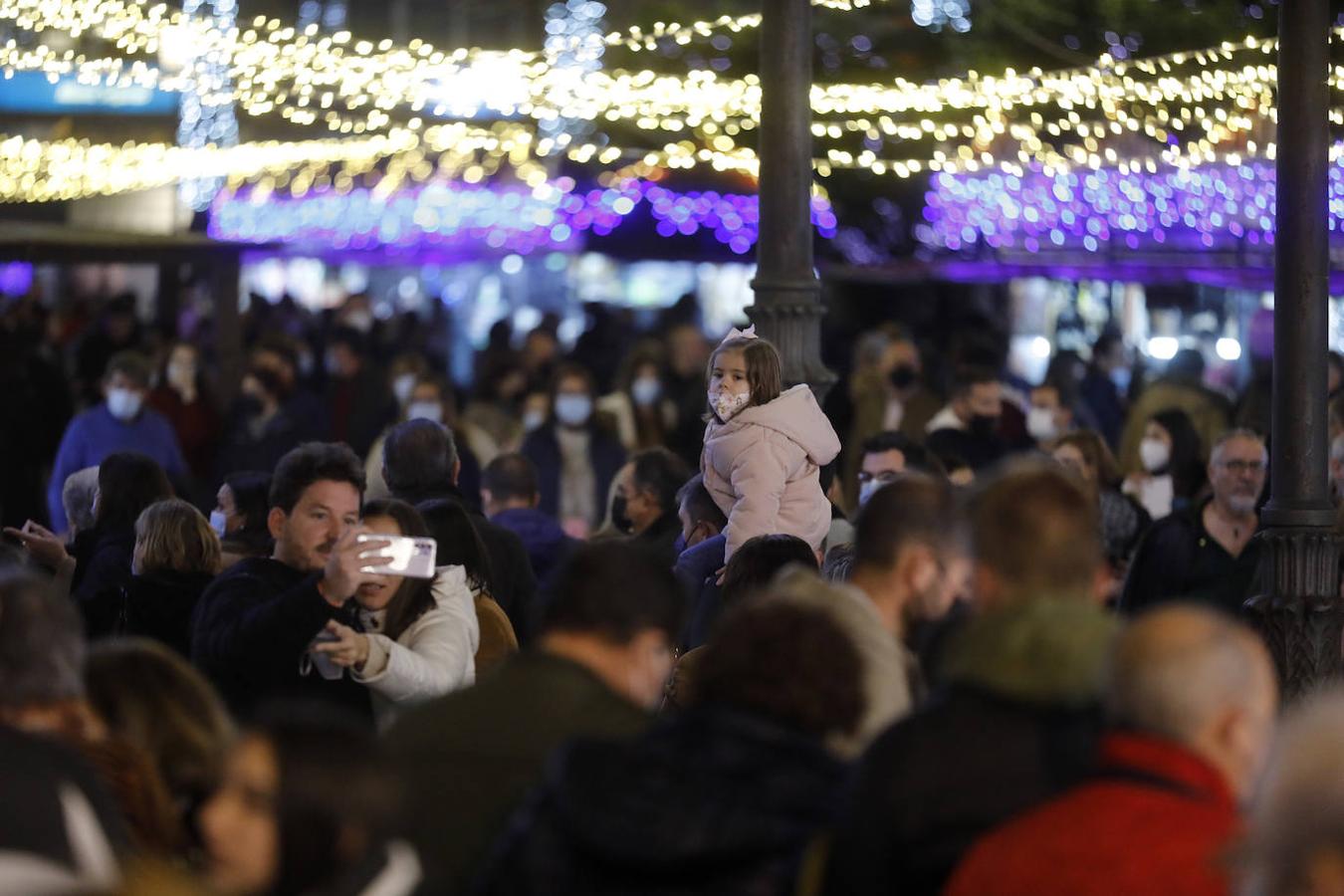 El ambiente prenavideño de Córdoba. en imágenes