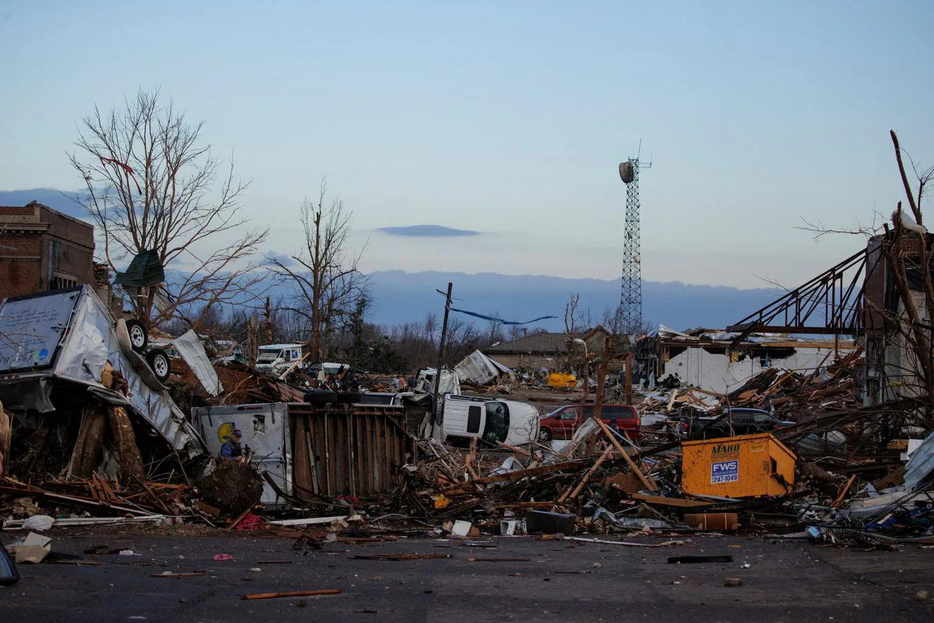 Las impactantes imágenes que ha dejado el tornado que ha golpeado EE UU