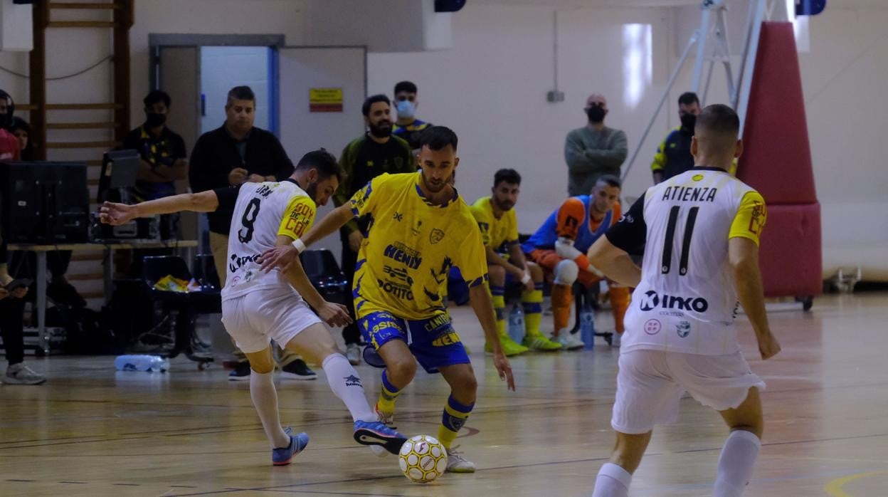 FOTOS: Las imágenes del partido solidario del Cádiz CF Virgili