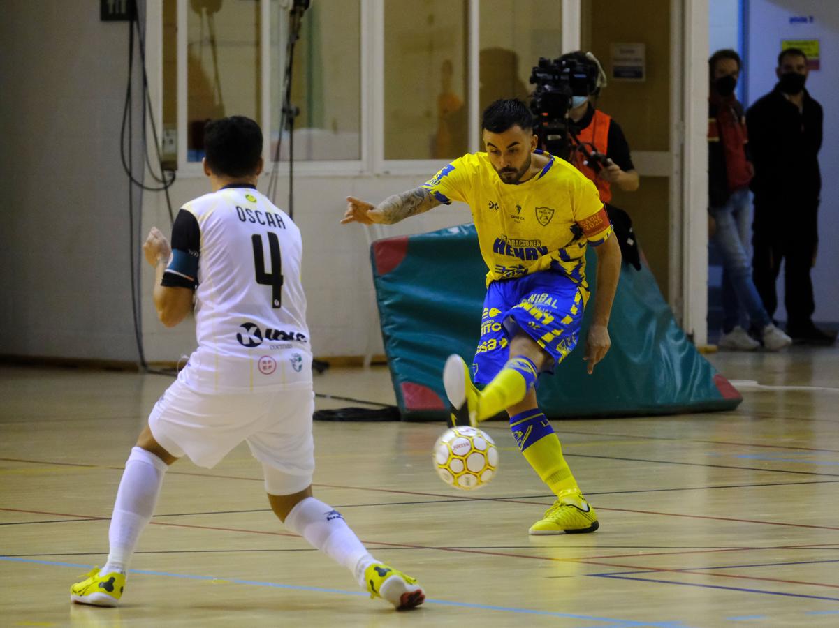 FOTOS: Las imágenes del partido solidario del Cádiz CF Virgili