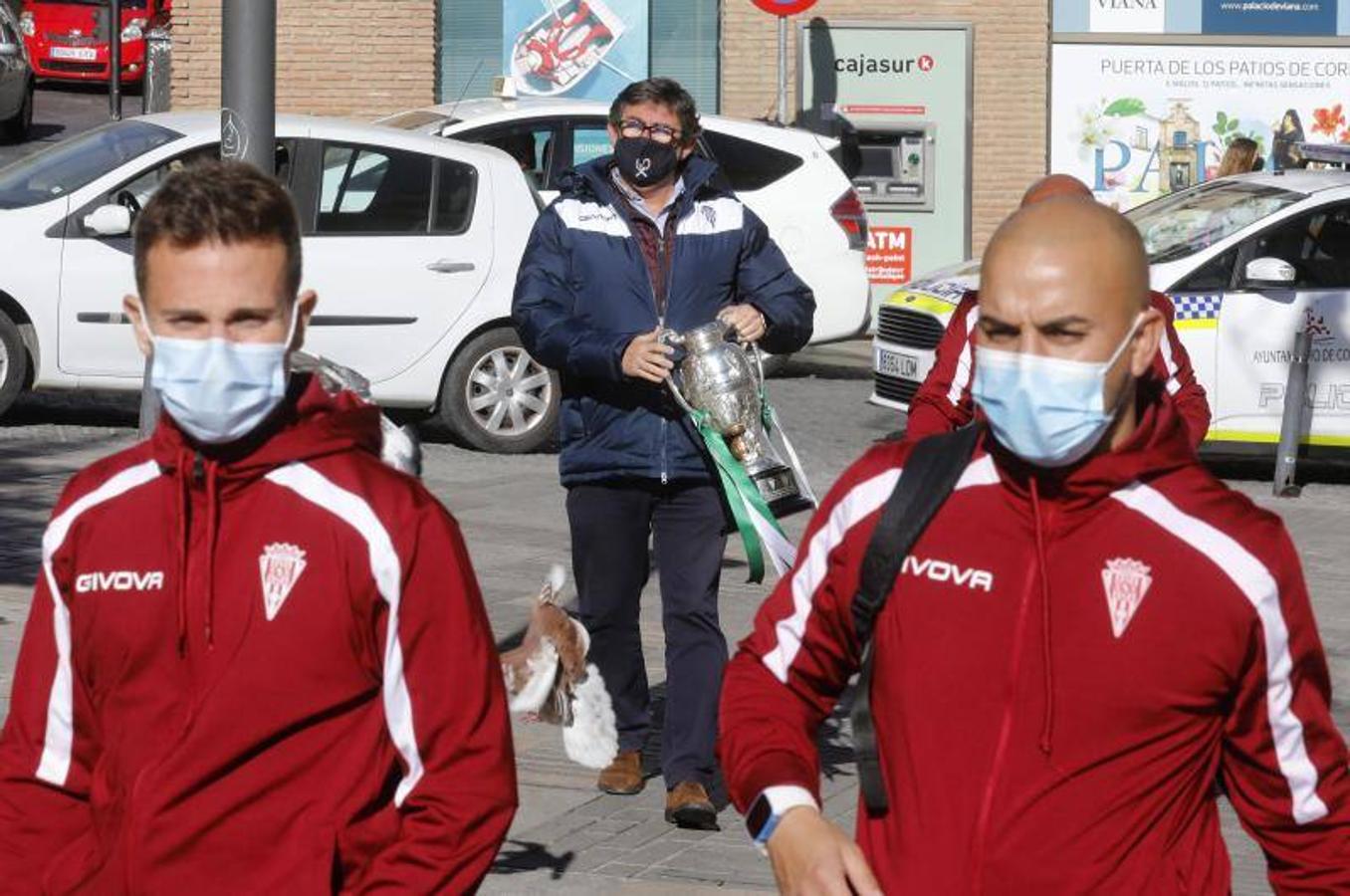 El recibimiento del alcalde al Córdoba CF por la Copa Federación, en imágenes