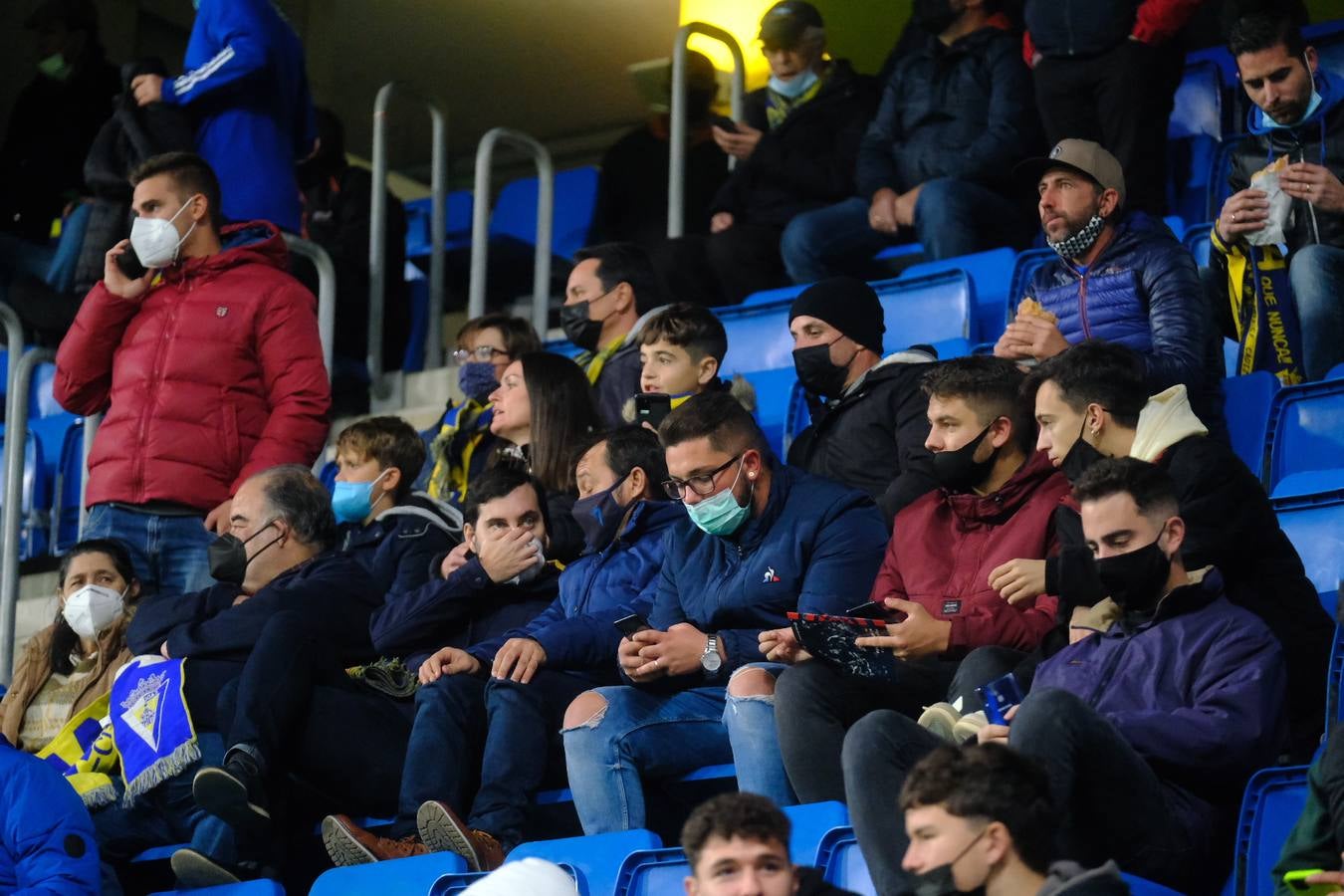 FOTOS: Búscate en el Cádiz CF-Granada disputado en el antiguo Carranza