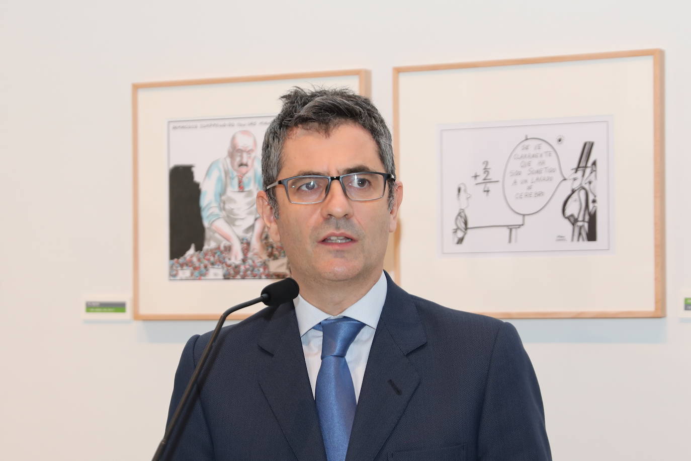 El ministro de la Presidencia, Relaciones con las Cortes y Memoria Democrática, Félix Bolaños, interviene en la inauguración de la exposición. EP