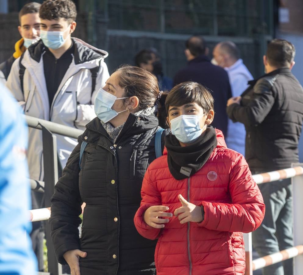 En imágenes, los niños de Sevilla comienzan a vacunarse contra el Covid