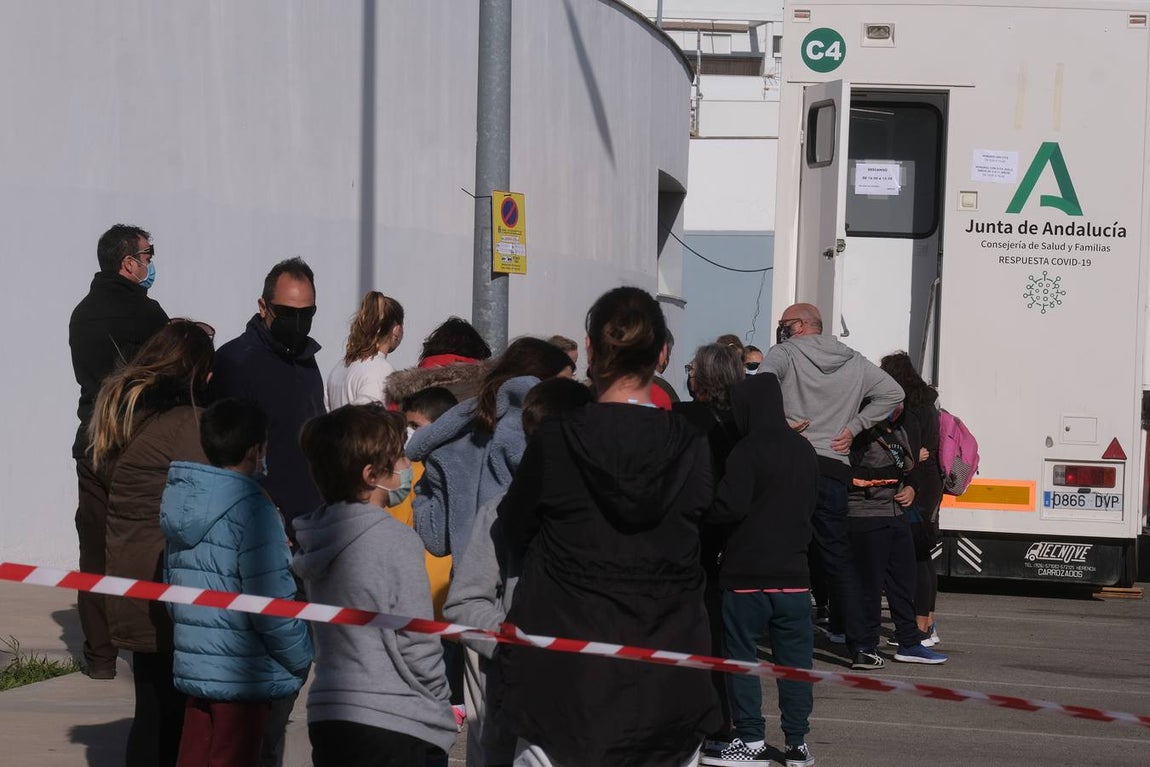 FOTOS: Primer día de vacunación contra el Covid en los menores de 12 años de la provincia de Cádiz