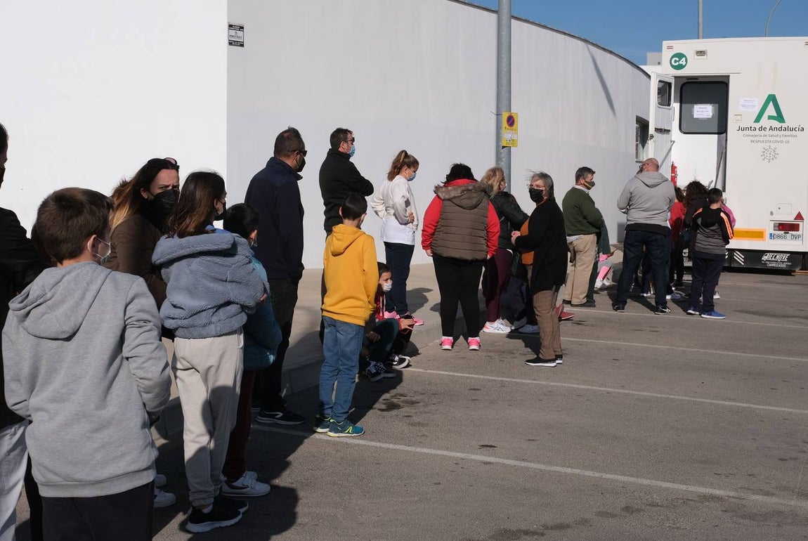 FOTOS: Primer día de vacunación contra el Covid en los menores de 12 años de la provincia de Cádiz
