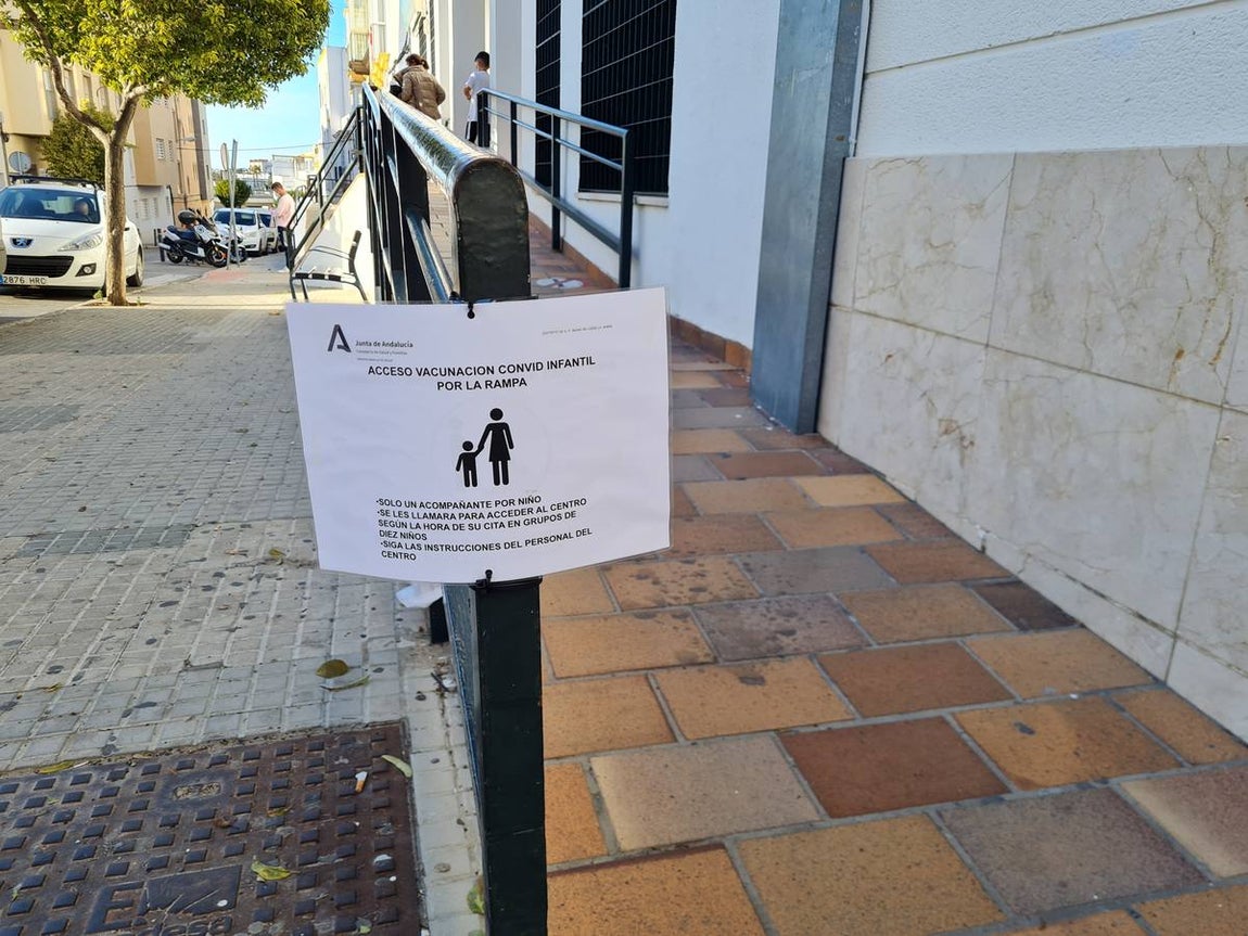 FOTOS: Primer día de vacunación contra el Covid en los menores de 12 años de la provincia de Cádiz
