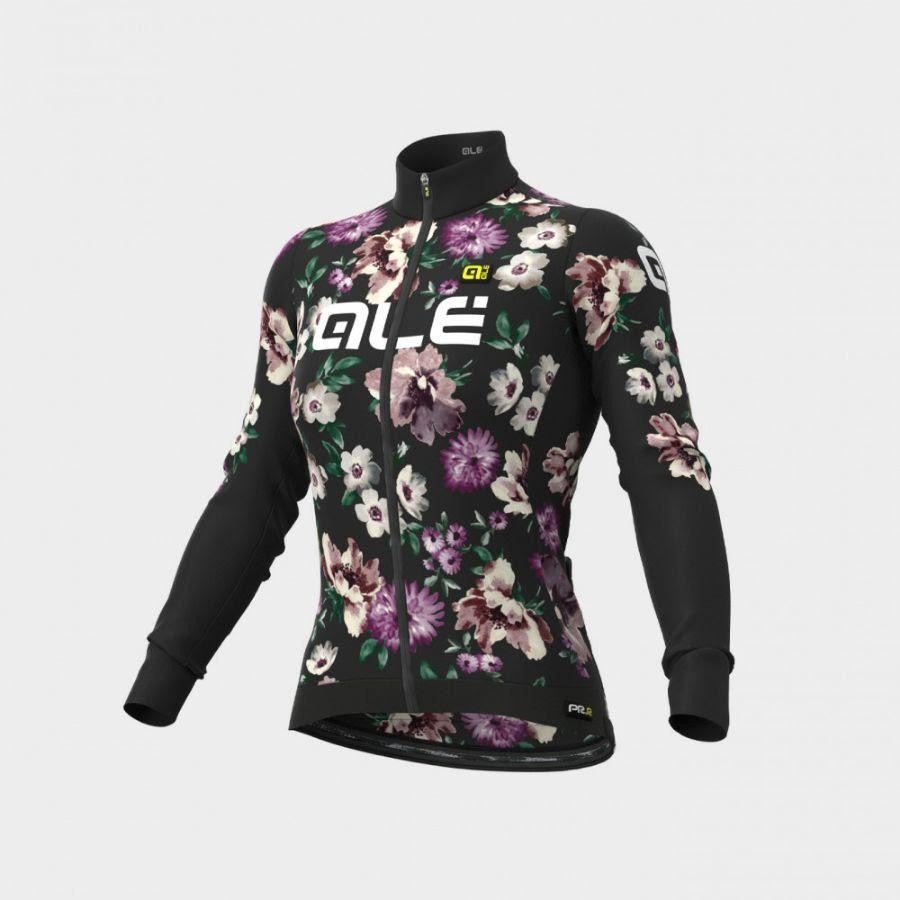 Comodidad ante todo. ¿Familiar o amiga ciclista? Este maillot invernal con coloridos gráficos florales, por ejemplo, está diseñados como segunda capa para entrenar en invierno, y solo o con un chaleco en primavera. Ajuste ergonómico excepcional que se adapta como una segunda piel. Lo puedes encontrar en www.alecycling.com.