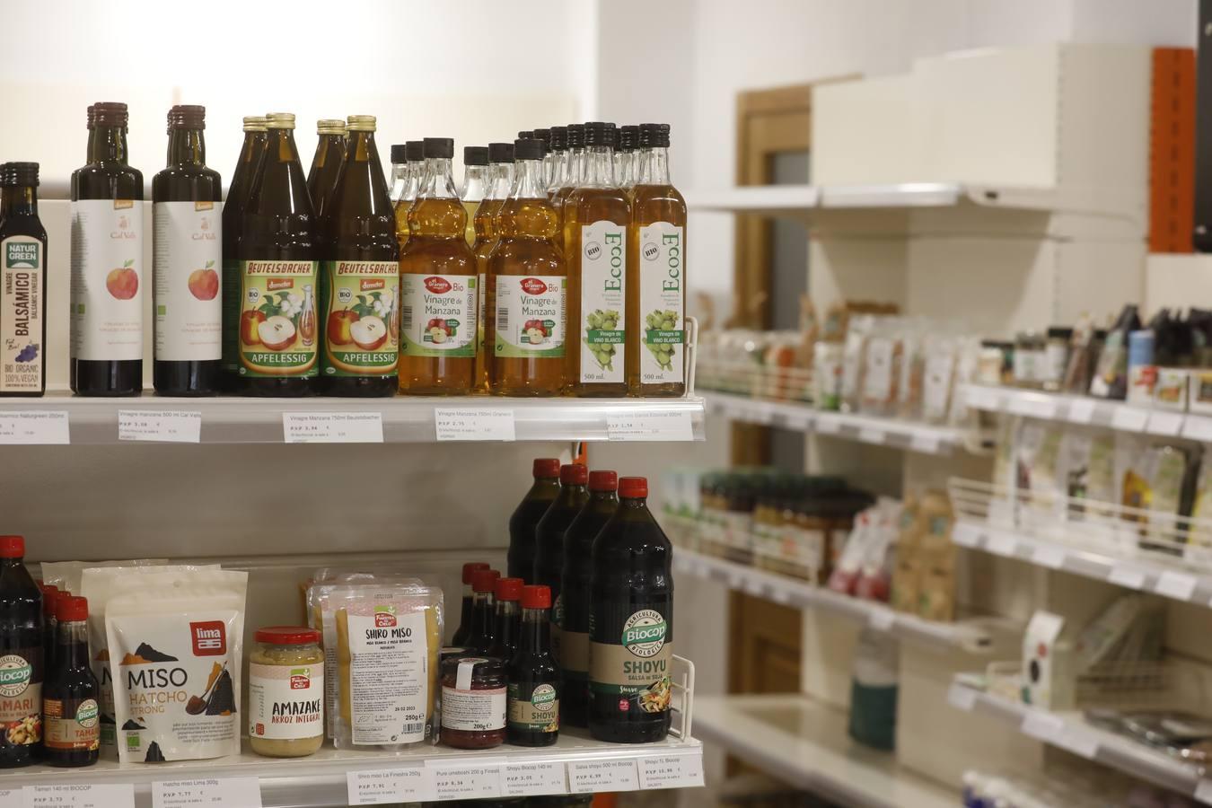 La nueva tienda ecológica de Almocrafe de Córdoba, en imágenes