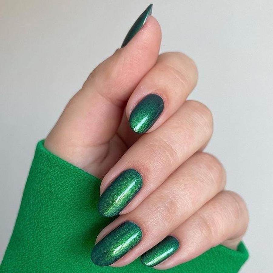 Verdes. El verde abeto es otro de los colores navideños por excelencia. En esta ocasión con un toque metalizado muy festivo.