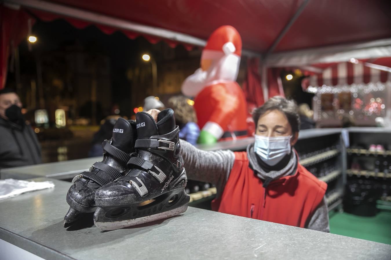 En imágenes, el público anima los centros comerciales de Córdoba