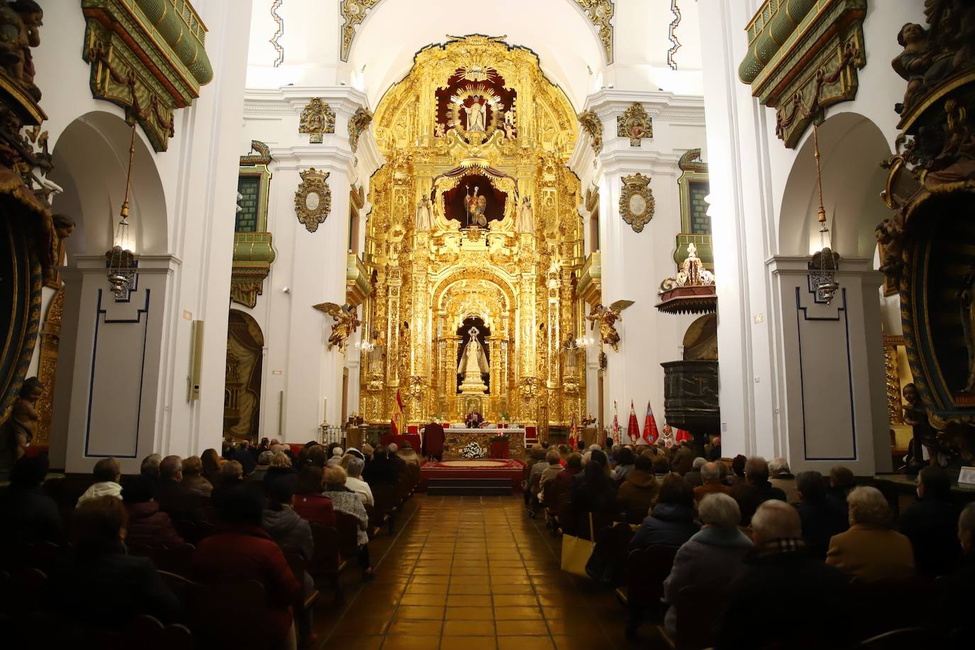 La misa de despedida de la Quinta Angustia a los militares, en imágenes