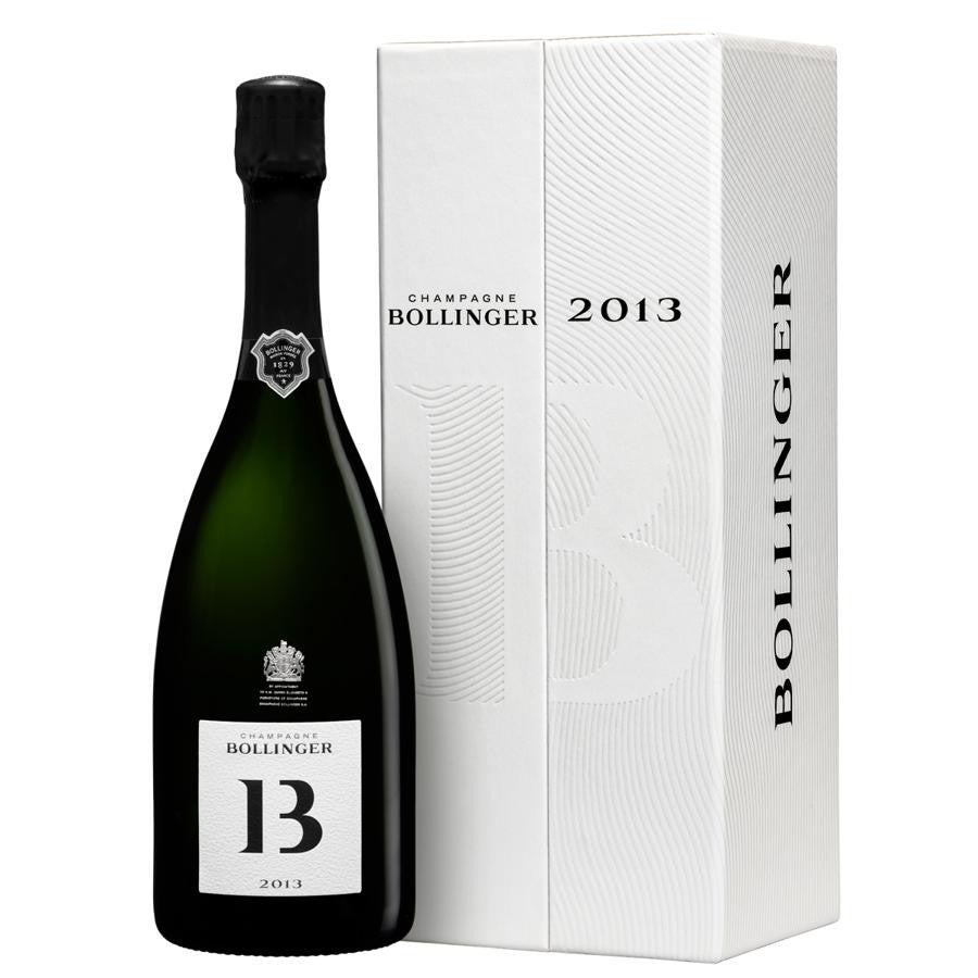 Bollinger B13. Este Blanc de Noirs, elaborado exclusivamente con Pinot Noir, encarna la excelencia de los viñedos Bollinger de la Montaña de Reims, elevando los valores enológicos y medioambientales de la Maison. Con matices de fruta madura, mermelada y pasta de almendra, se completa con aromas de ciruela mirabelle y melocotón de viña, aportando cuerpo y fuerza al ensamblaje. Este champán marca además el inicio de una etapa para esta histórica firma, que pone en práctica medidas de cultivo más sostenibles sin renunciar a la calidad indiscutible de sus uvas. Precio: 130€