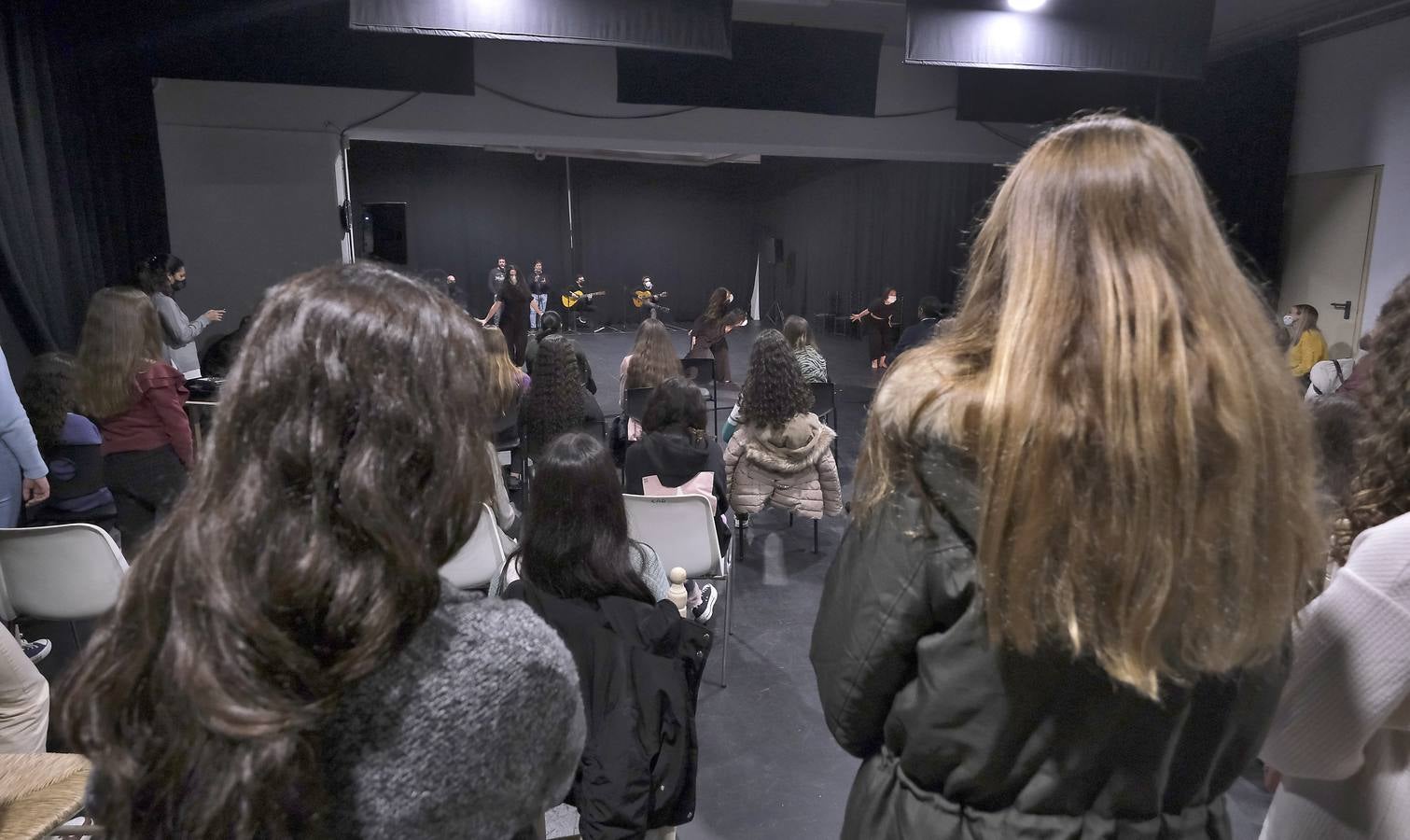 Jornada de puertas abiertas del Ballet Flamenco de Andalucía para los alumnos del conservatorio. J.M. SERRANO