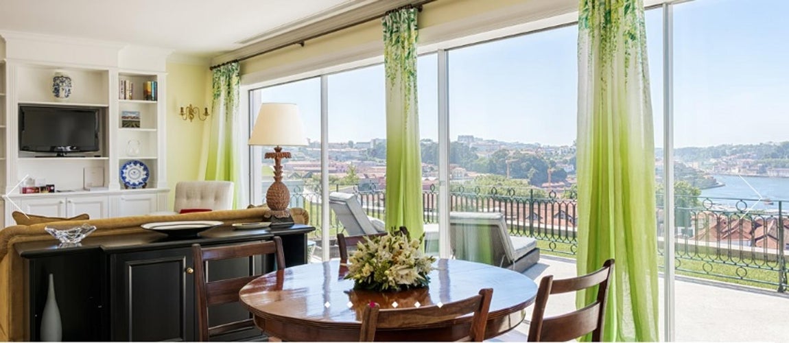 El lujoso hotel de Iker Casillas y Sara Carbonero en Oporto. El resto de suites incluye zonas de descanso con despachos y salones para que las estancias resulten todavía más cómodas.