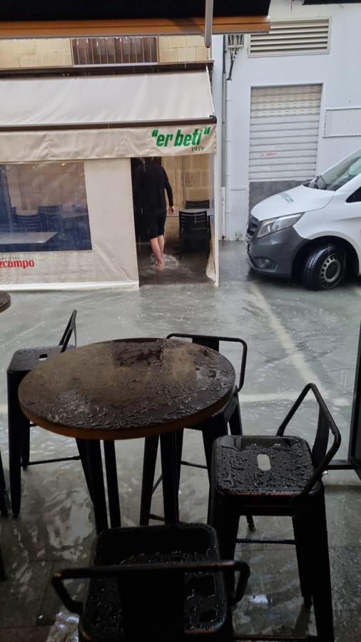 FOTOS: Calles anegadas y locales inundados tras la intensa lluvia en la provincia de Cádiz