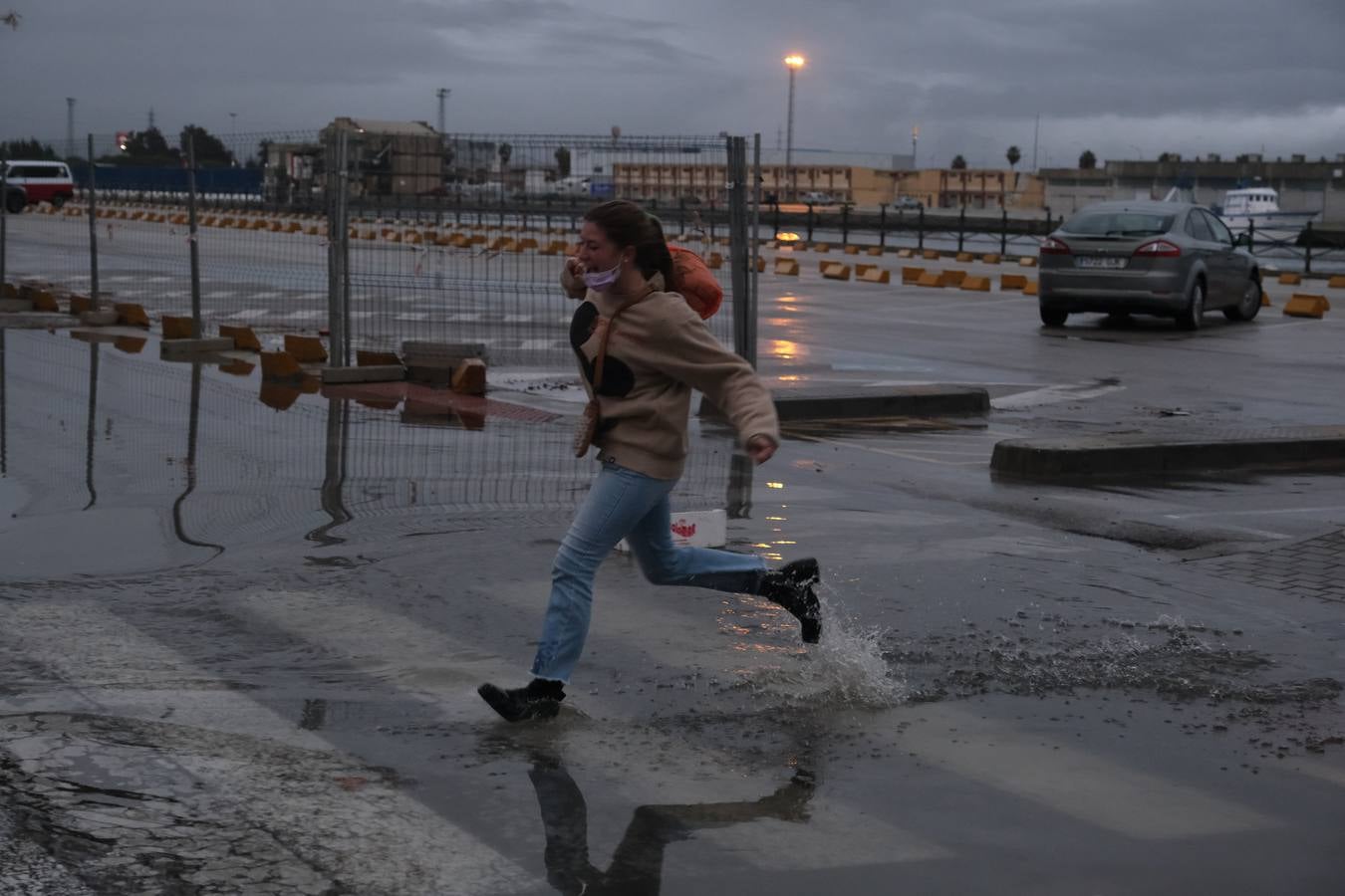 FOTOS: Calles anegadas y locales inundados tras la intensa lluvia en la provincia de Cádiz