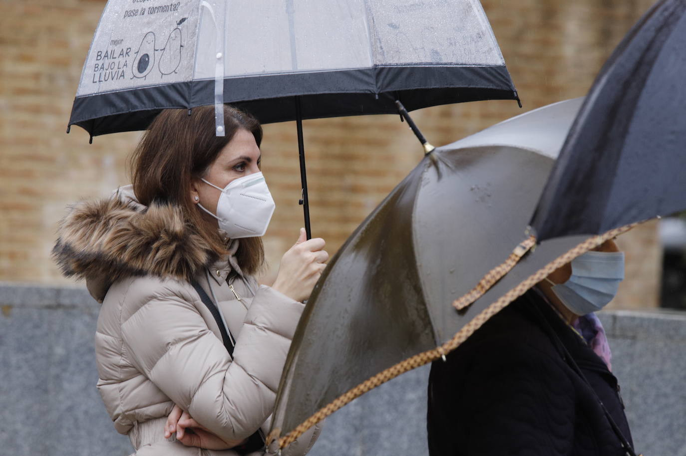 El primer día de la vuelta de las mascarillas a las calles en Córdoba, en imágenes