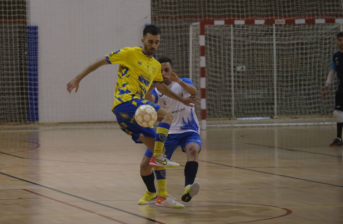 FOTOS: Partido de Reyes Magos de fútbol sala en el Complejo Deportivo Ciudad de Cádiz