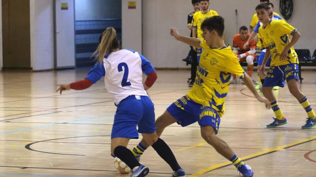 FOTOS: Partido de Reyes Magos de fútbol sala en el Complejo Deportivo Ciudad de Cádiz