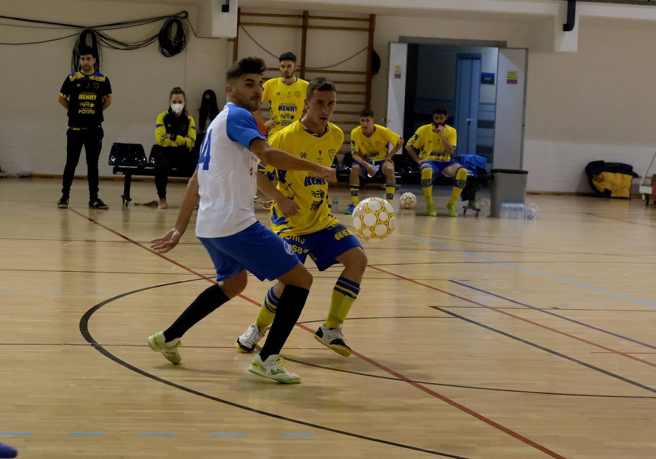 FOTOS: Partido de Reyes Magos de fútbol sala en el Complejo Deportivo Ciudad de Cádiz