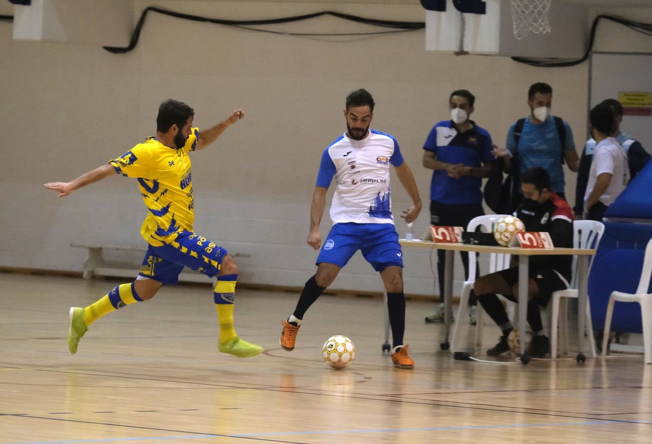 FOTOS: Partido de Reyes Magos de fútbol sala en el Complejo Deportivo Ciudad de Cádiz