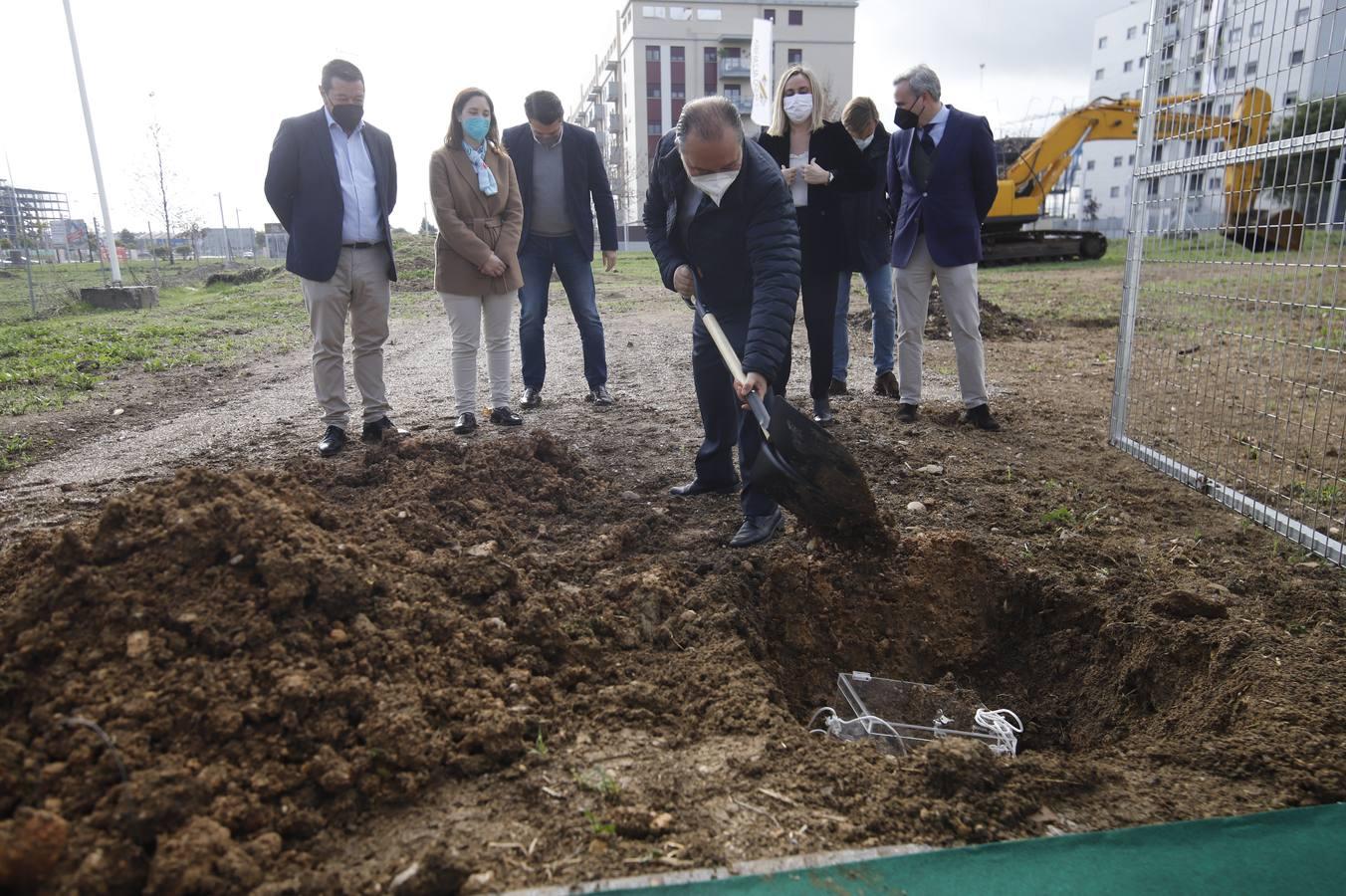 La promoción de la Junta en Huerta de Santa Isabel de Córdoba, en imágenes