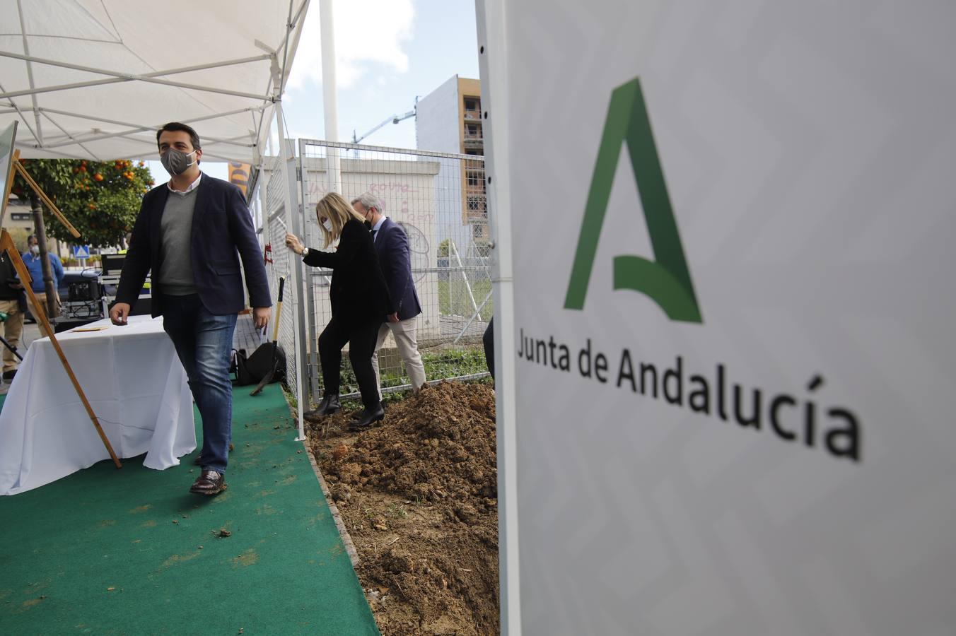 La promoción de la Junta en Huerta de Santa Isabel de Córdoba, en imágenes