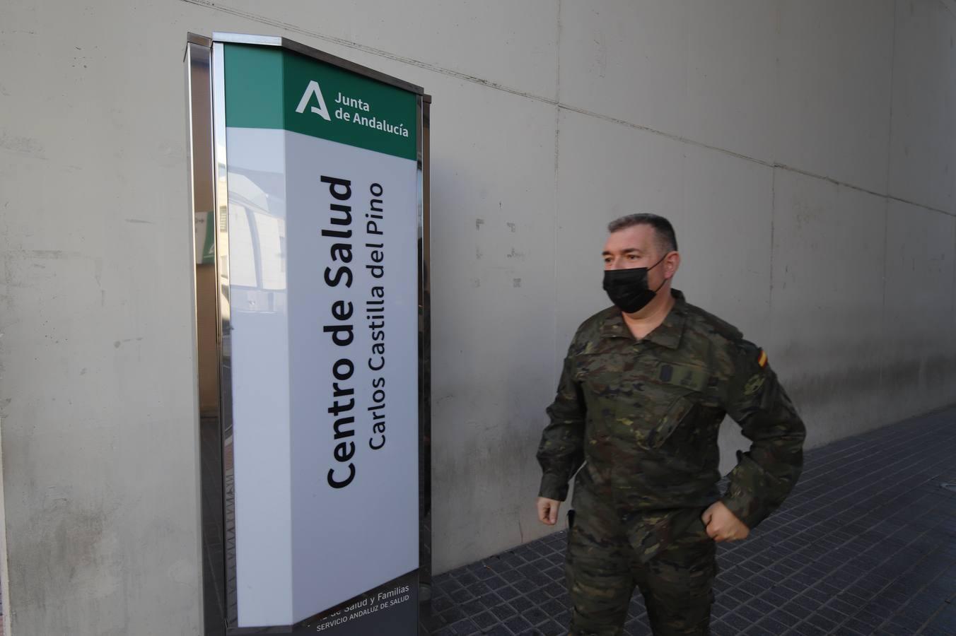 Los militares empiezan a poner vacunas Covid en Córdoba, en imágenes