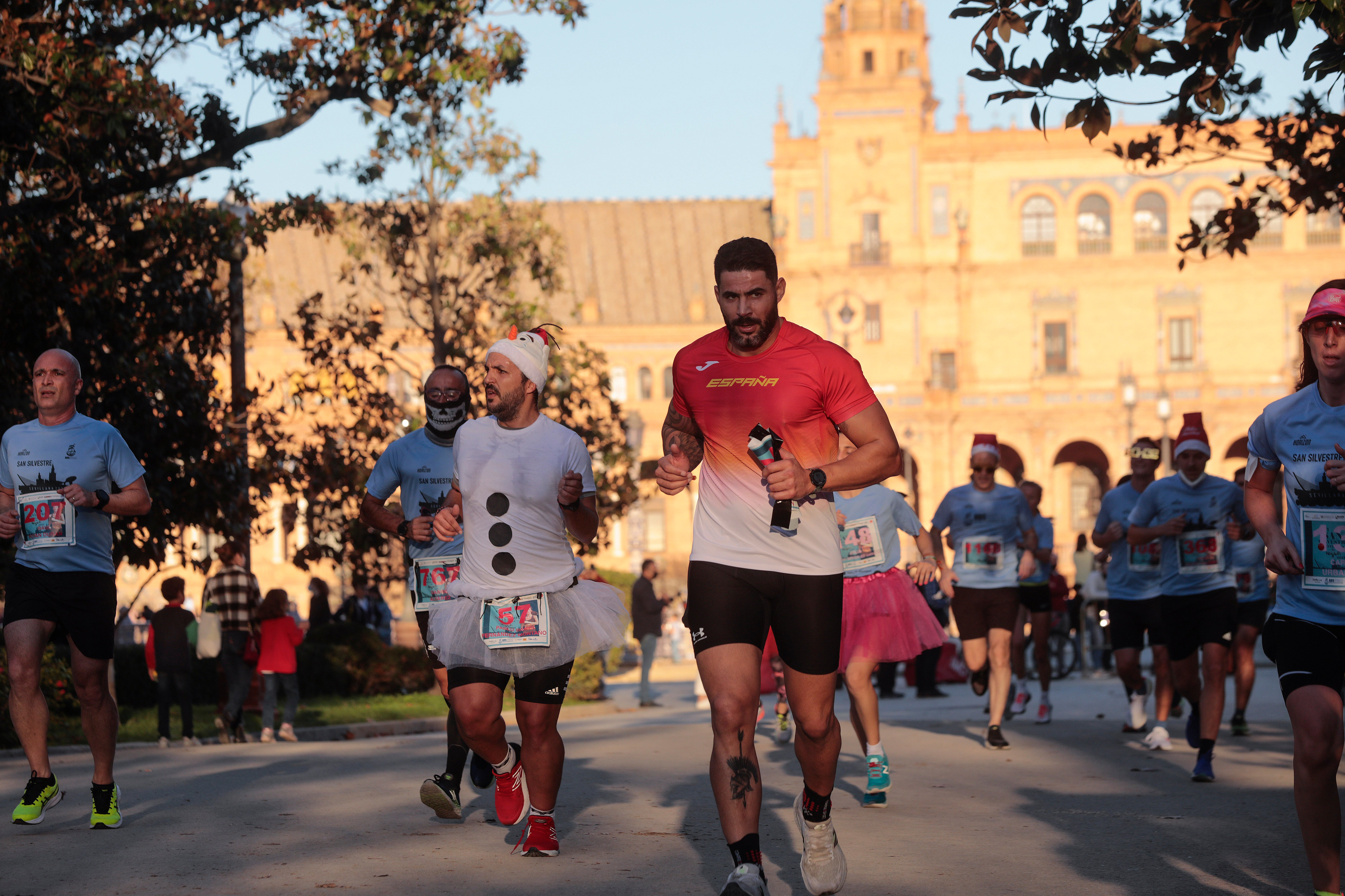 ¿Has corrido la San Silvestre de Sevilla? Búscate en nuestra galería (I)