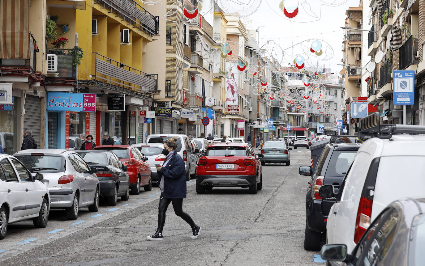 Las compras navideñas en los barrios comerciales de Córdoba, en imágenes