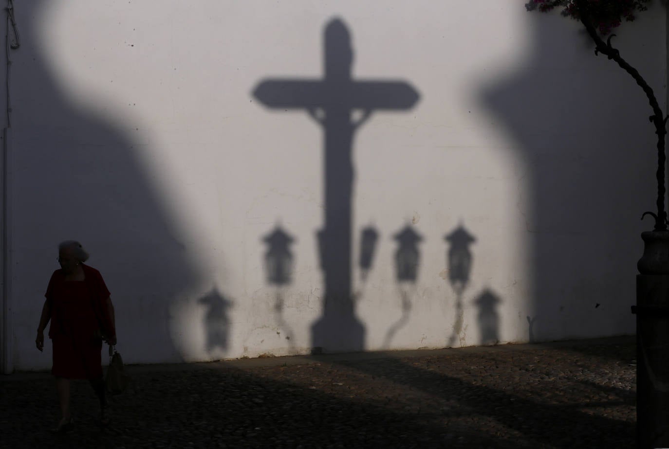 Un paseo por la historia y estética del Cristo de los Faroles de Córdoba, en imágenes