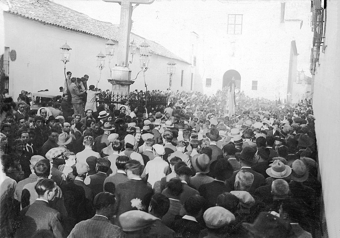 Un paseo por la historia y estética del Cristo de los Faroles de Córdoba, en imágenes