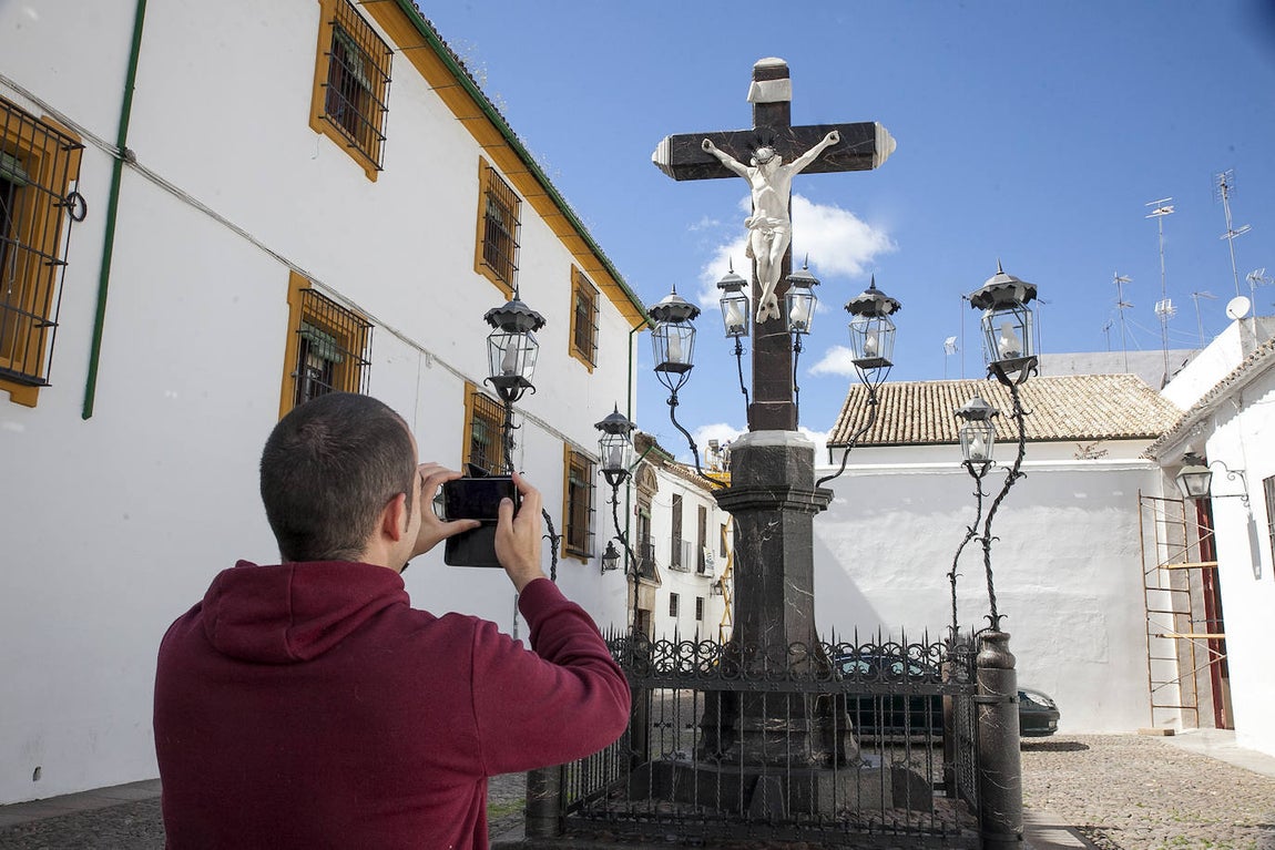 Un paseo por la historia y estética del Cristo de los Faroles de Córdoba, en imágenes