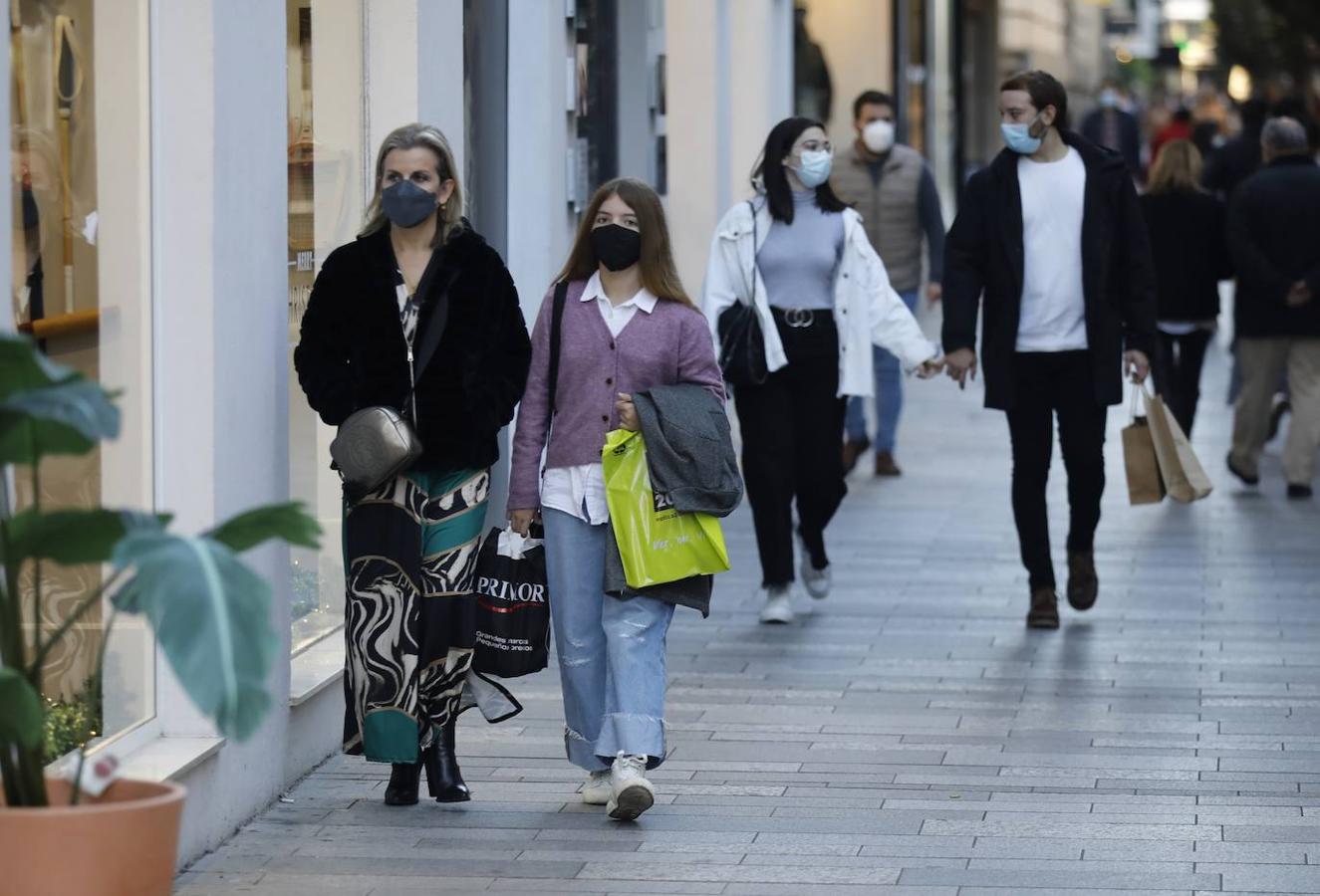 El ambiente de compras para los Reyes Magos en Córdoba, en imágenes