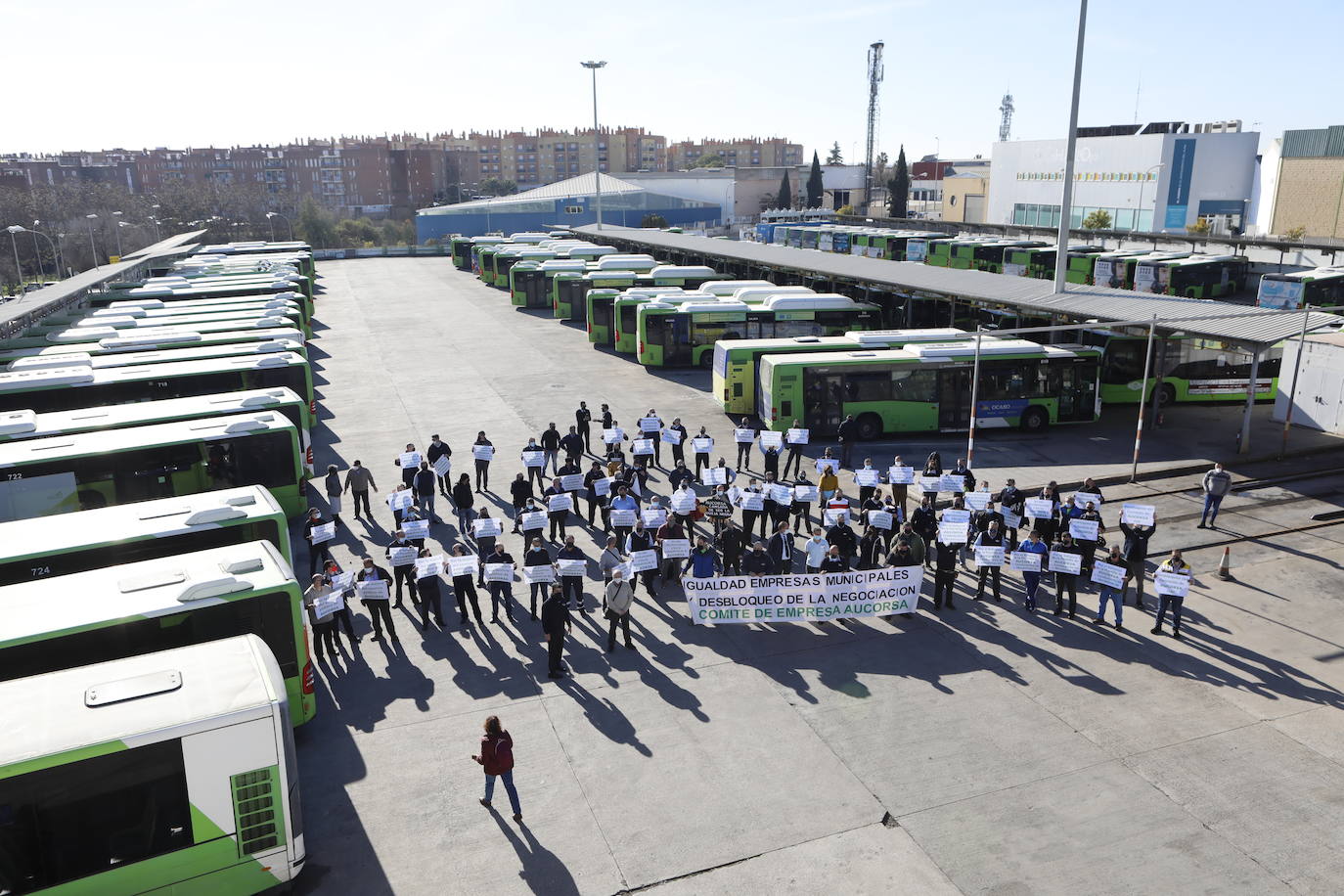 La huelga de Aucorsa en Córdoba, en imágenes