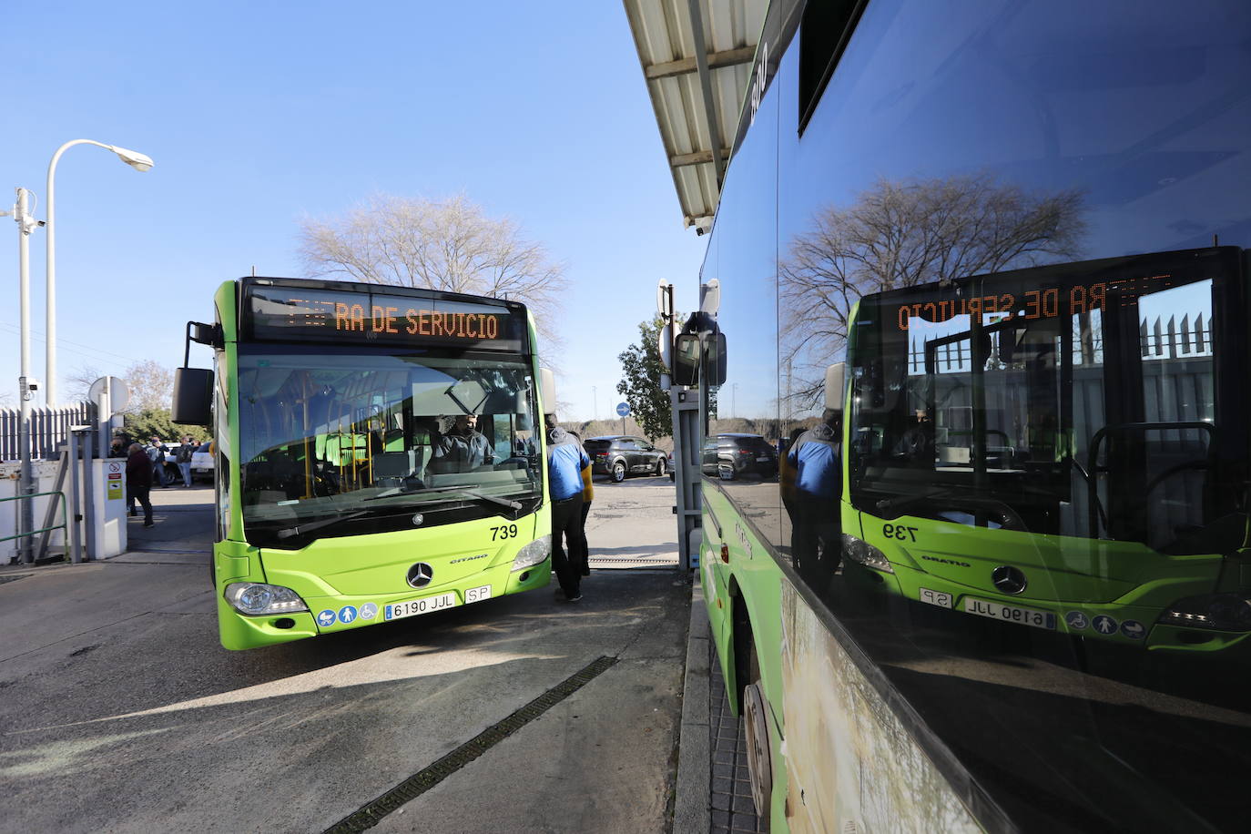 La huelga de Aucorsa en Córdoba, en imágenes