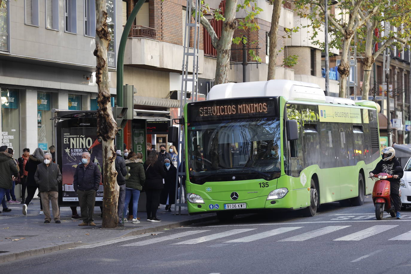 La huelga de Aucorsa en Córdoba, en imágenes