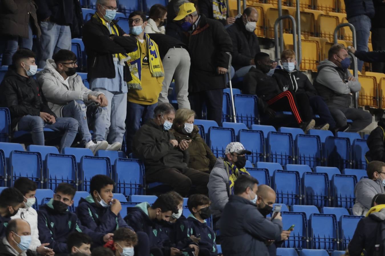 BÚSCATE en el Cádiz - Sevilla