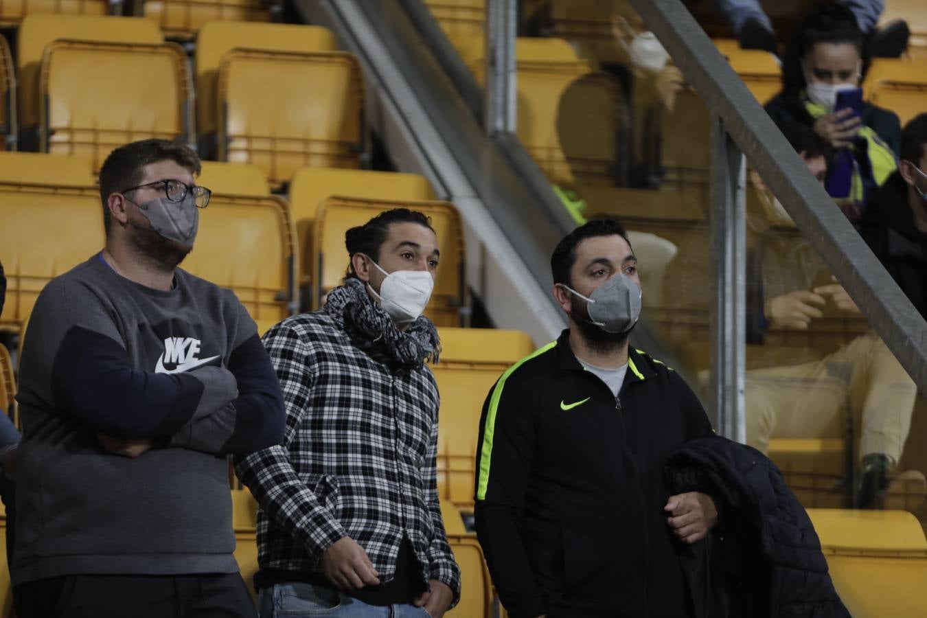 BÚSCATE en el Cádiz - Sevilla