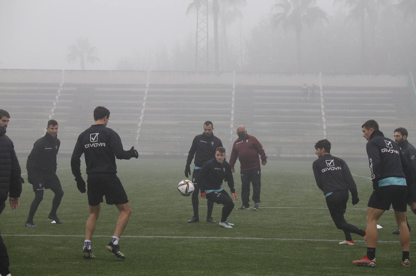 El primer entrenamiento del Córdoba CF en 2022, en imágenes