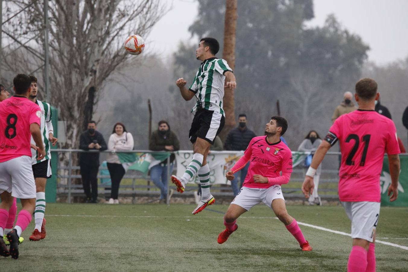 El empate del Córdoba B ante el Ceuta B, en imágenes