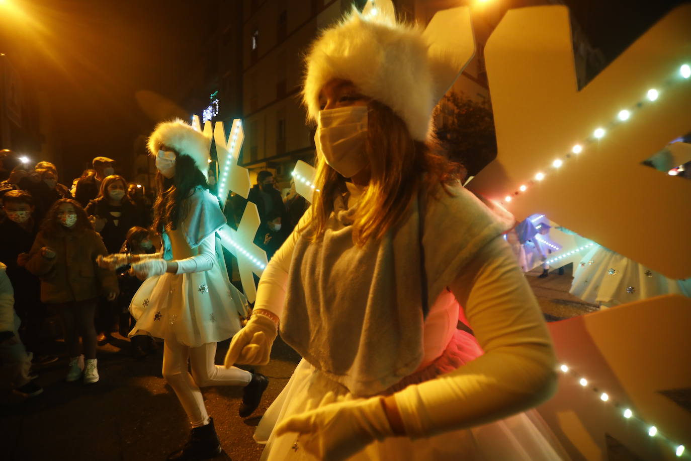 La Cabalgata de los Reyes Magos en el barrio de Ciudad Jardín de Córdoba, en imágenes