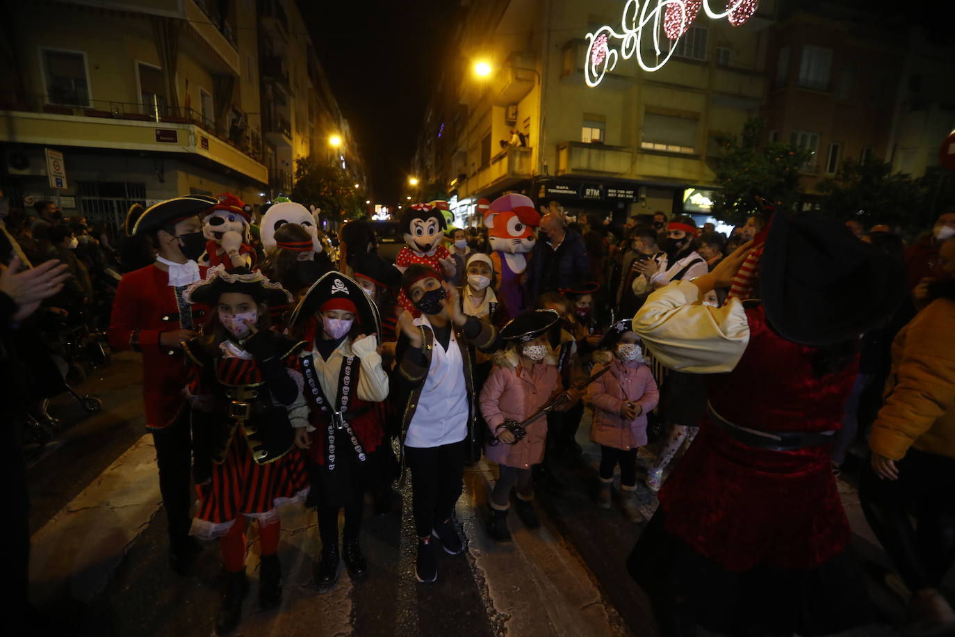 La Cabalgata de los Reyes Magos en el barrio de Ciudad Jardín de Córdoba, en imágenes