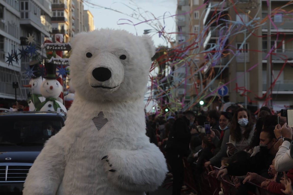 FOTOS: Así ha sido la Cabalgata de los Reyes Magos en Cádiz