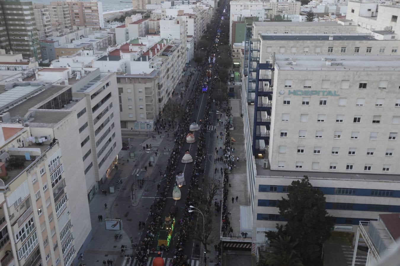 FOTOS: Así ha sido la Cabalgata de los Reyes Magos en Cádiz