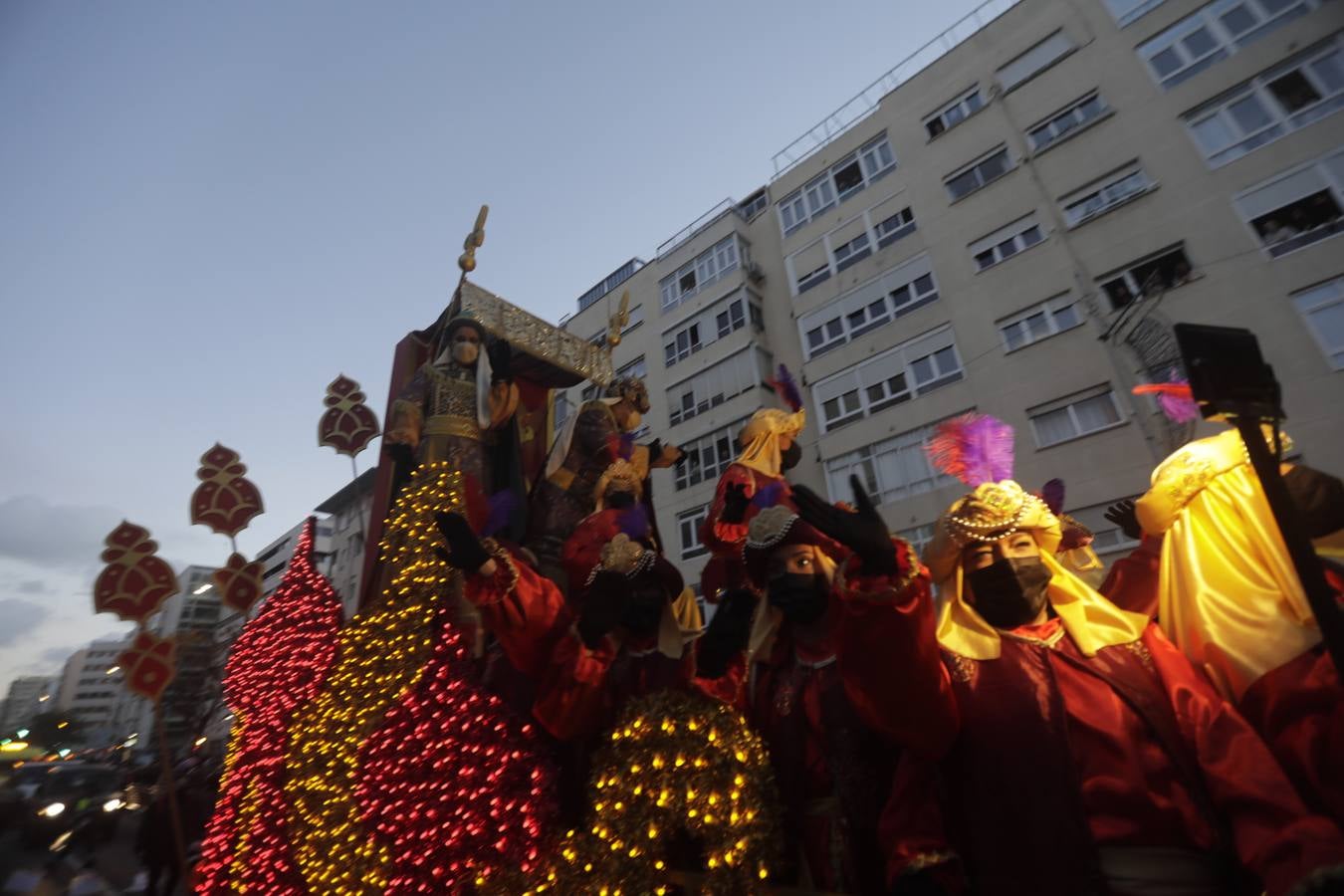 FOTOS: Así ha sido la Cabalgata de los Reyes Magos en Cádiz