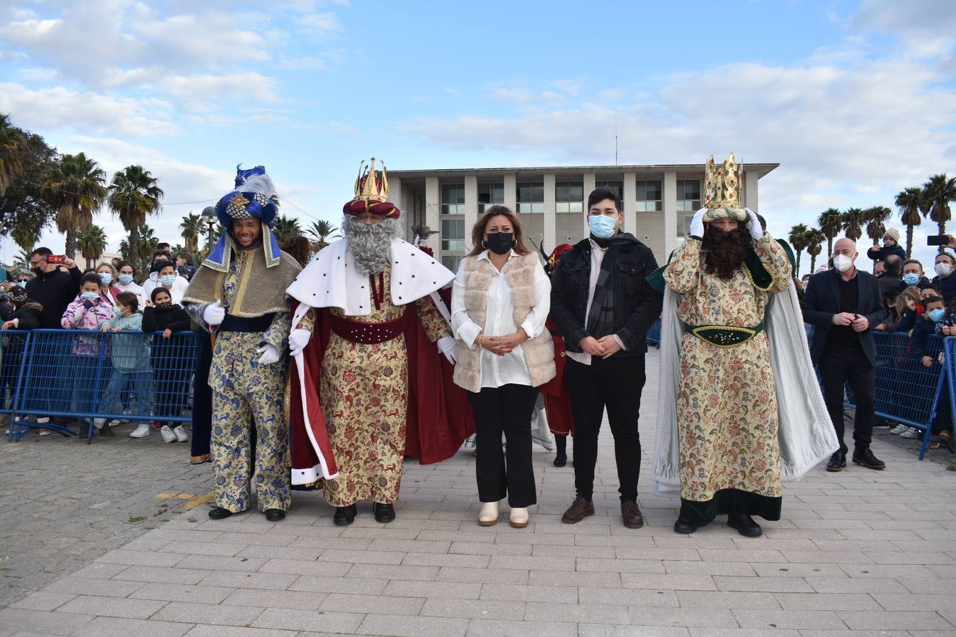 FOTOS: Los Reyes Magos recorren las calles de Puerto Real