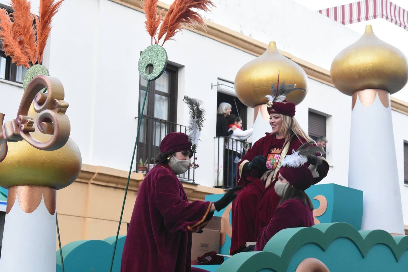 FOTOS: Los Reyes Magos recorren las calles de Puerto Real