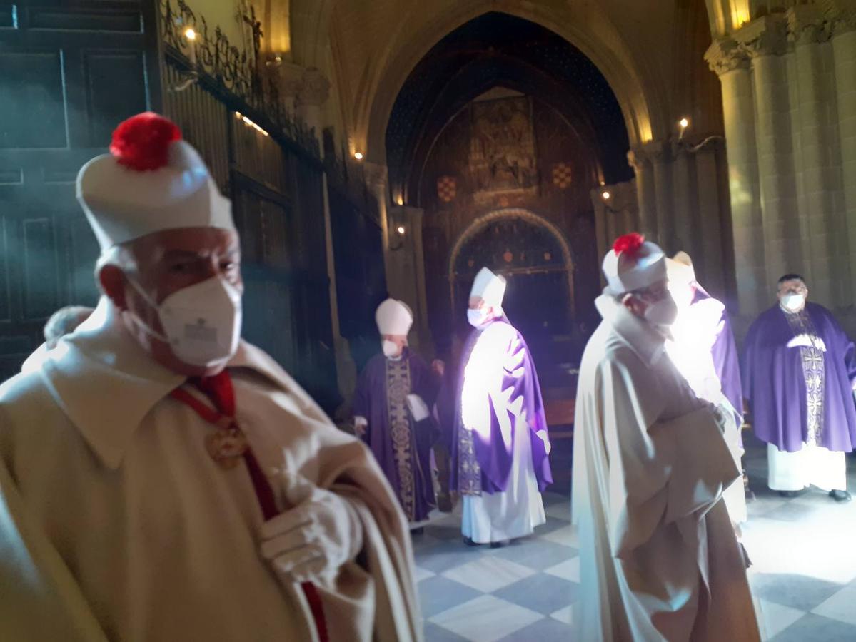 Las imágenes del entierro del cardenal Francisco Álvarez en la catedral primada